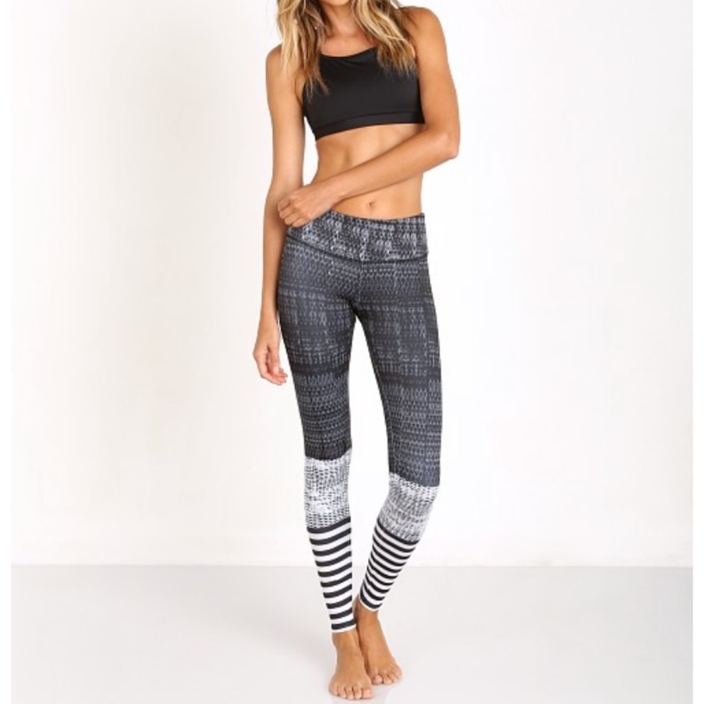 Onezie Graphic Legging Levels Size S/M